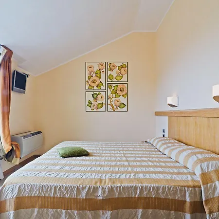 Castellaro Golf Отель 4*