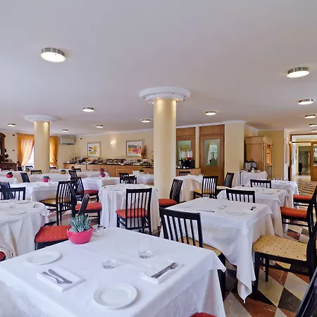 卡斯泰拉罗高尔夫度假酒店 卡斯泰拉罗