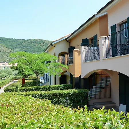 Golf 4* Castellaro (Liguria)