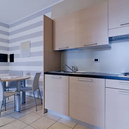 卡斯泰拉罗高尔夫度假酒店 4* 卡斯泰拉罗