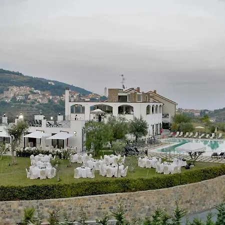Castellaro Golf Отель Кастелларо