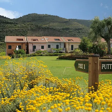 卡斯泰拉罗高尔夫度假酒店 卡斯泰拉罗