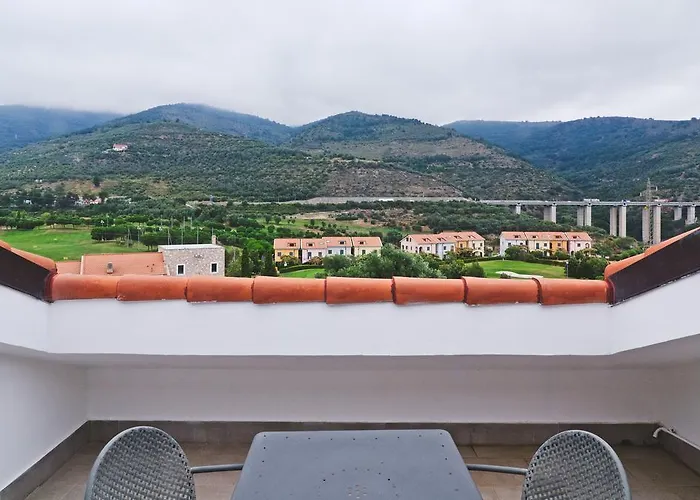 Golf 4* Castellaro (Liguria)